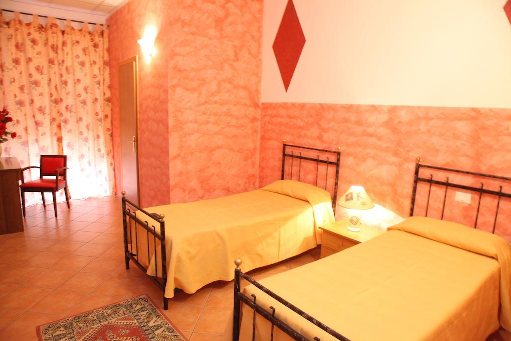B&B Rinascente Paola Δωμάτιο φωτογραφία